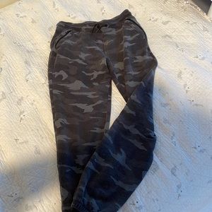 I am selling some joggers from athleta very comfy